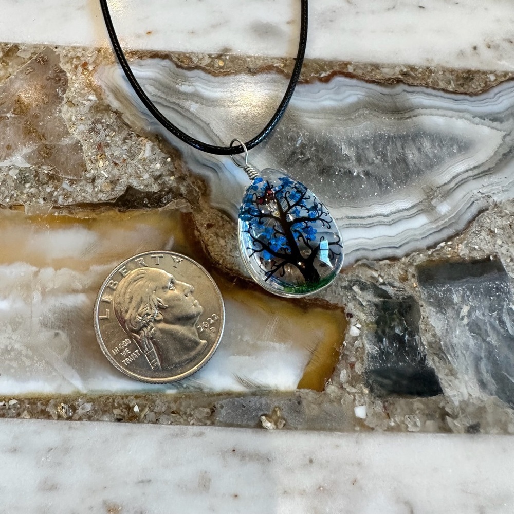 3091 Artistic Blue and Black Tree Pressed Flower Pendant Necklace - Picture 3 of 5